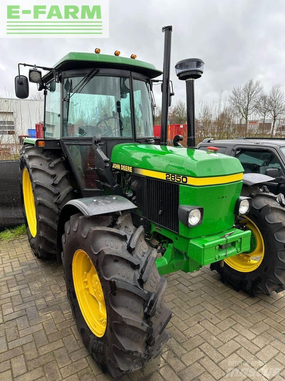 John Deere 2850 Traktorer