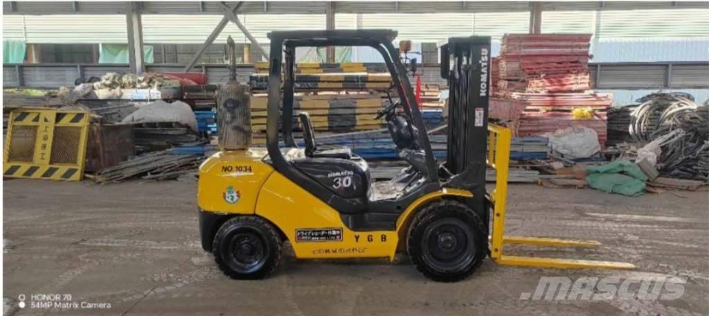 Komatsu FD 30 T-14 Diesel Trucker