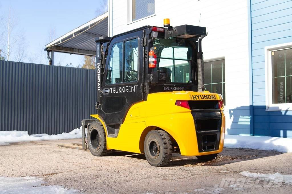 Hyundai 35 DA-9 Diesel Trucker