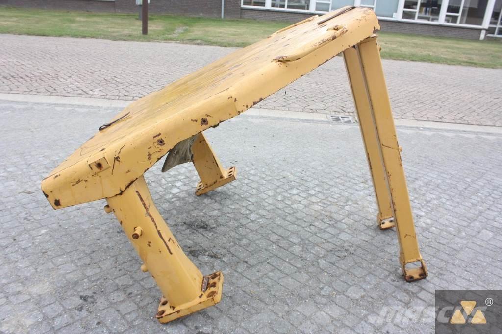 CAT D8N O-rops cab Førerhus og Interiør