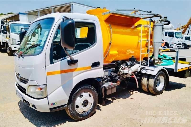 Hino 300 614 Andre lastebiler