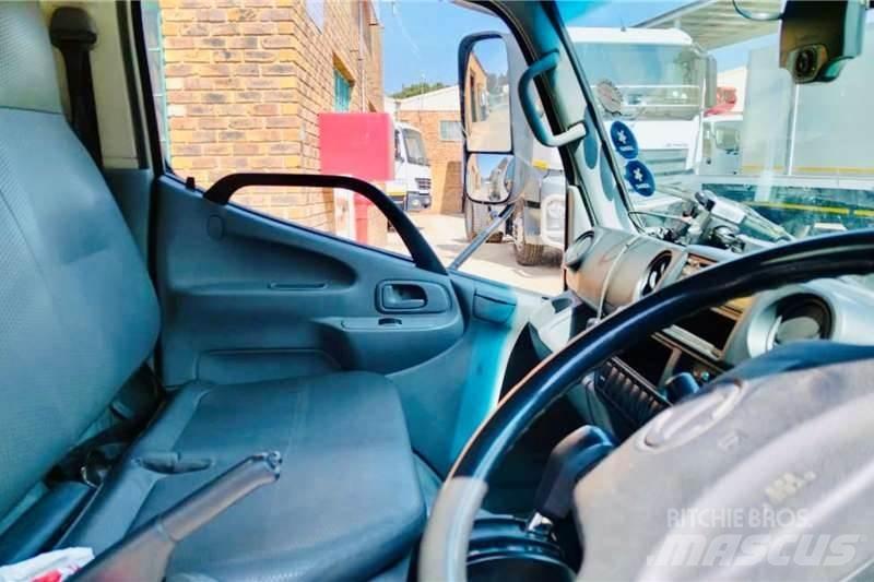 Hino 300 614 Andre lastebiler