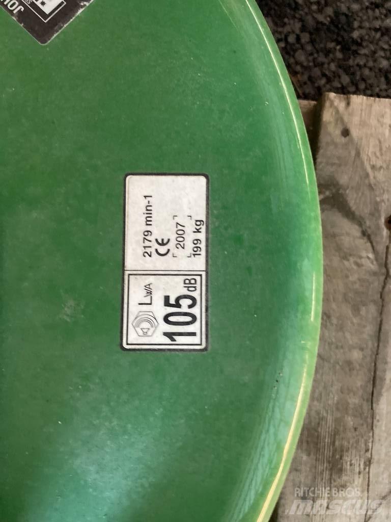 John Deere 7 Iron Park- og hagemaskiner - Annet