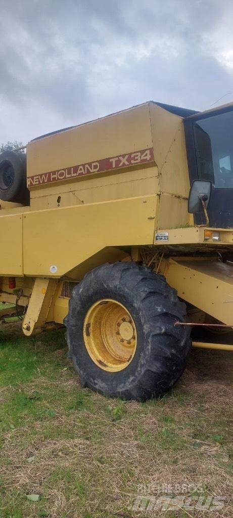 New Holland TX 34 Skurtreskere
