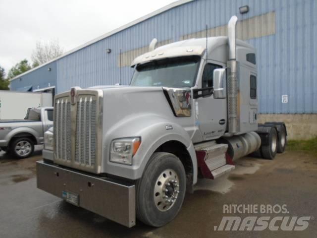 Kenworth W 990 Trekkvogner