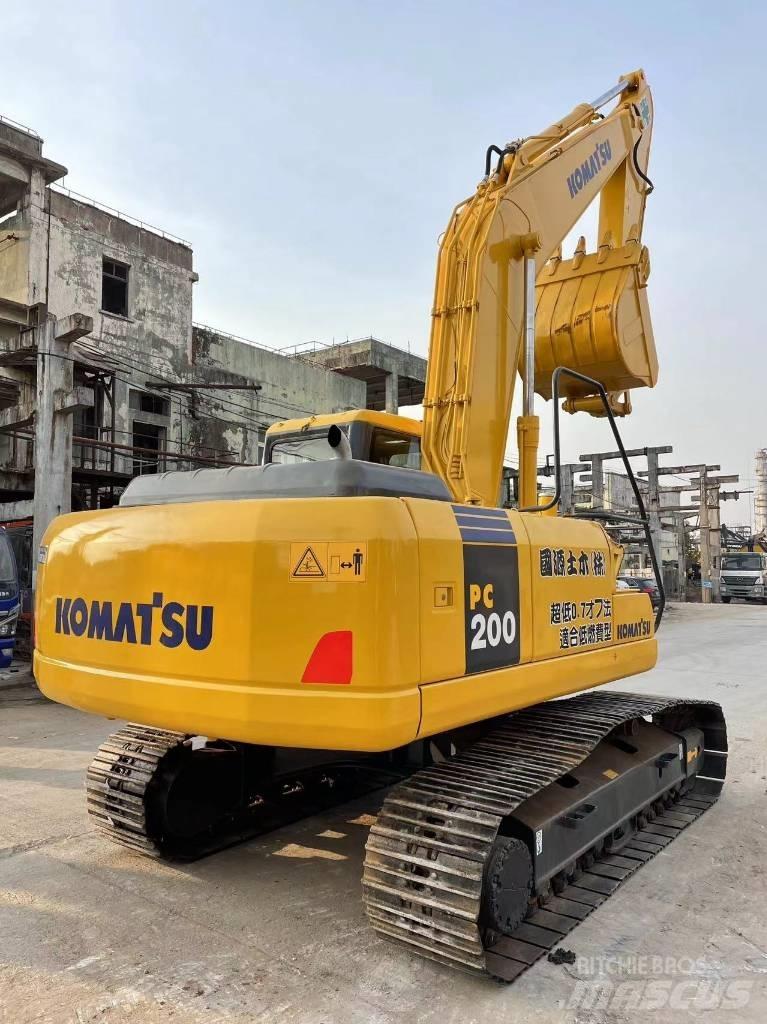 Komatsu PC 200-7 Beltegraver