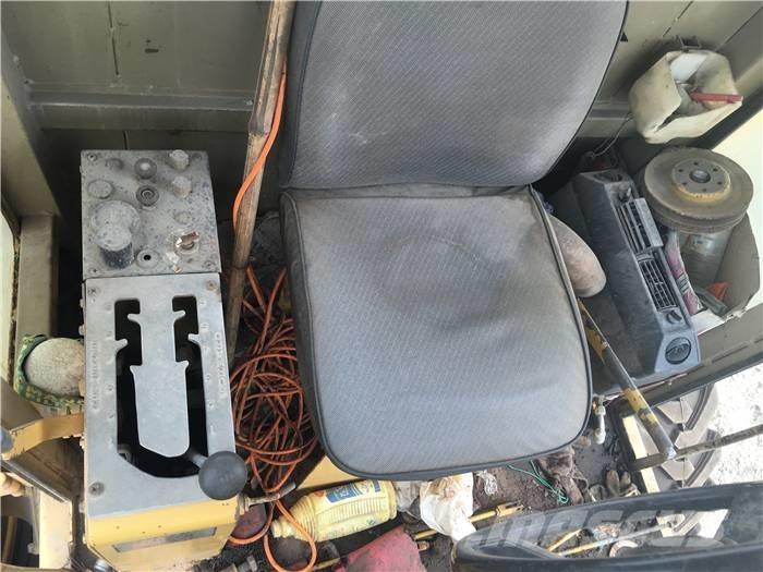 Komatsu GD 511 Veihøvler