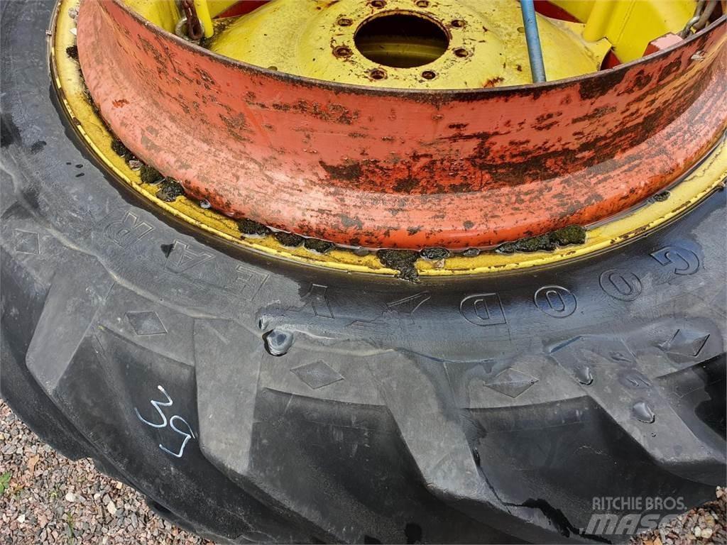 Goodyear 136-38 x2 Dekk, hjul og felger