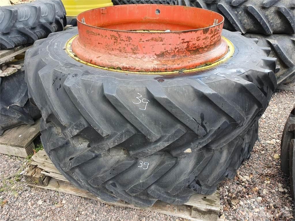 Goodyear 136-38 x2 Dekk, hjul og felger