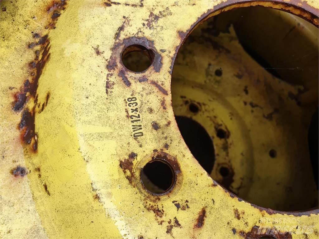 Goodyear 136-38 x2 Dekk, hjul og felger