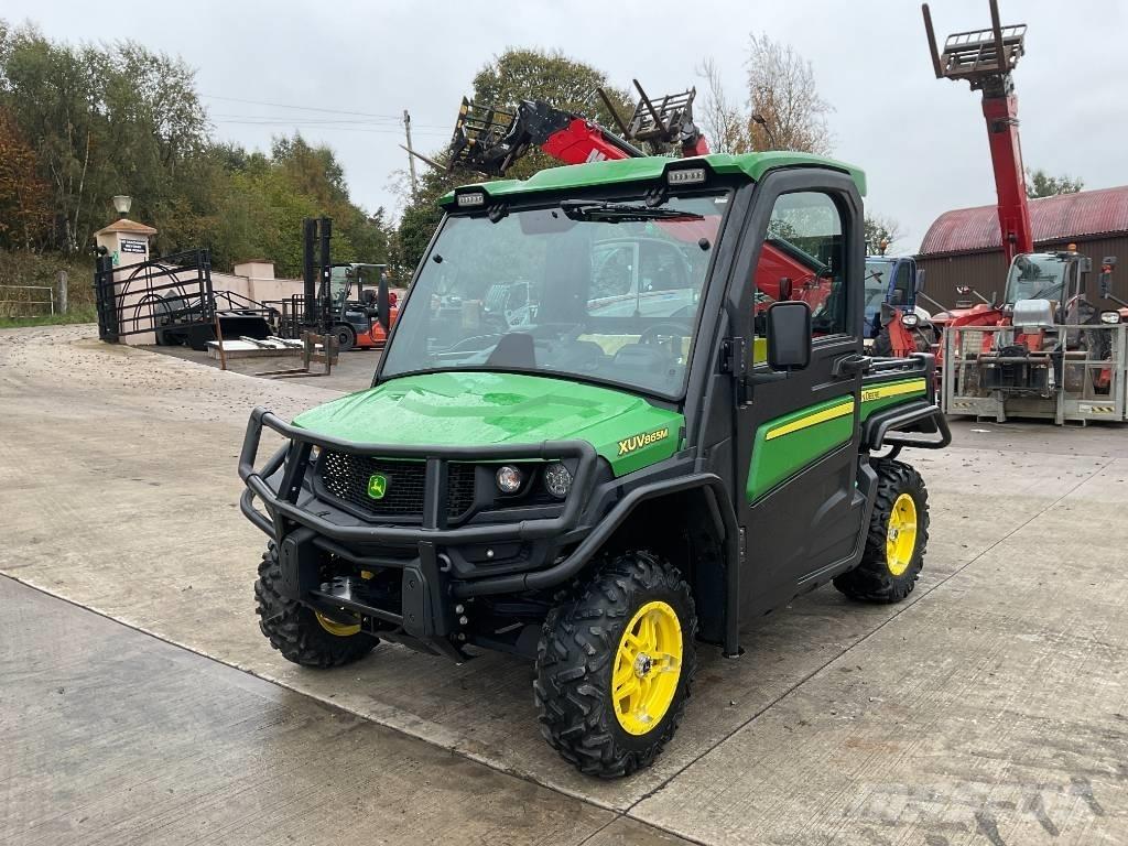 John Deere XUV 865M Teleskoplastere