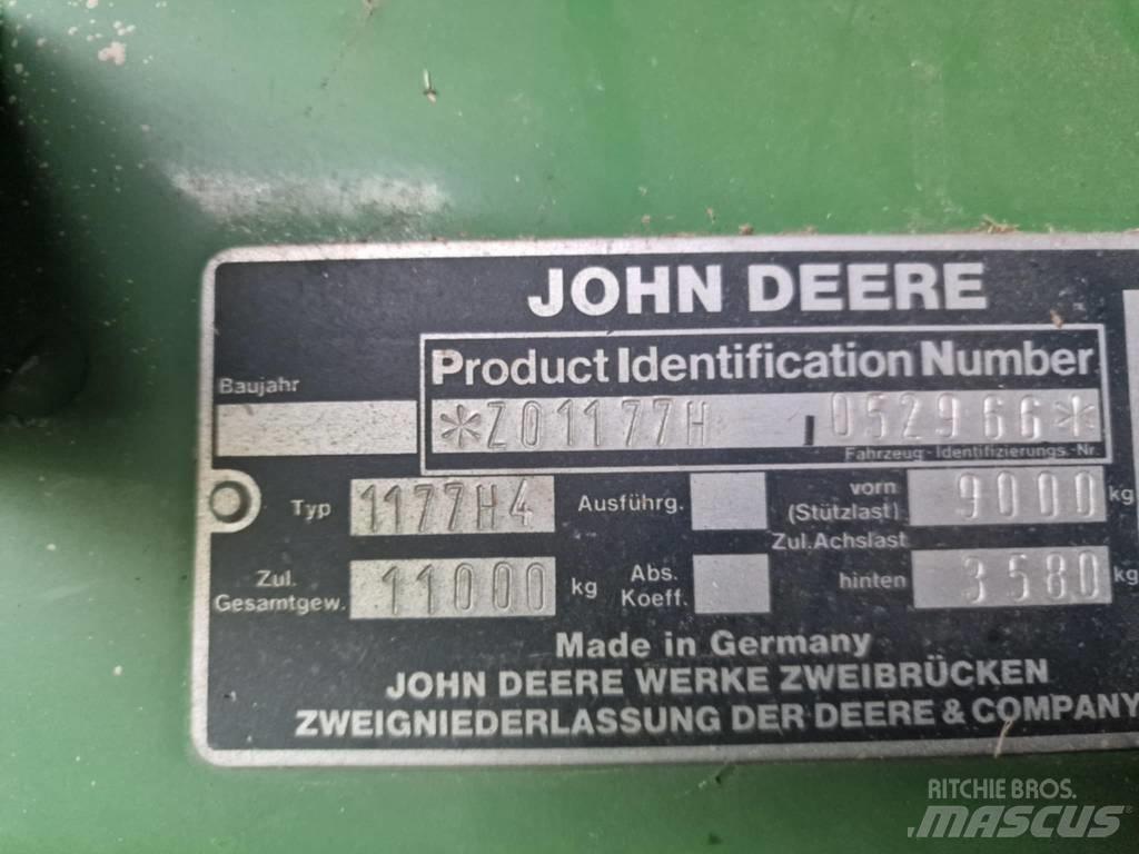John Deere 1177 Skurtreskere