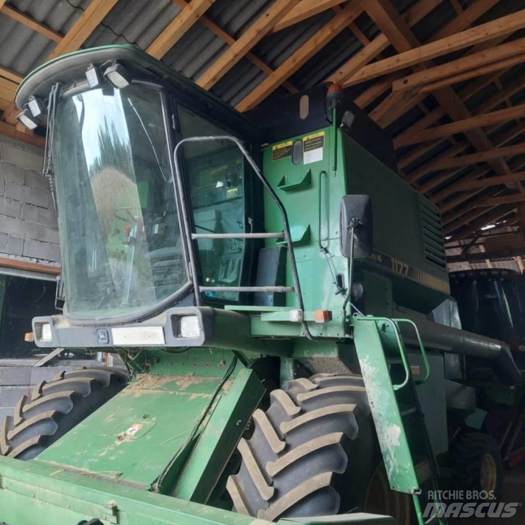 John Deere 1177 Skurtreskere