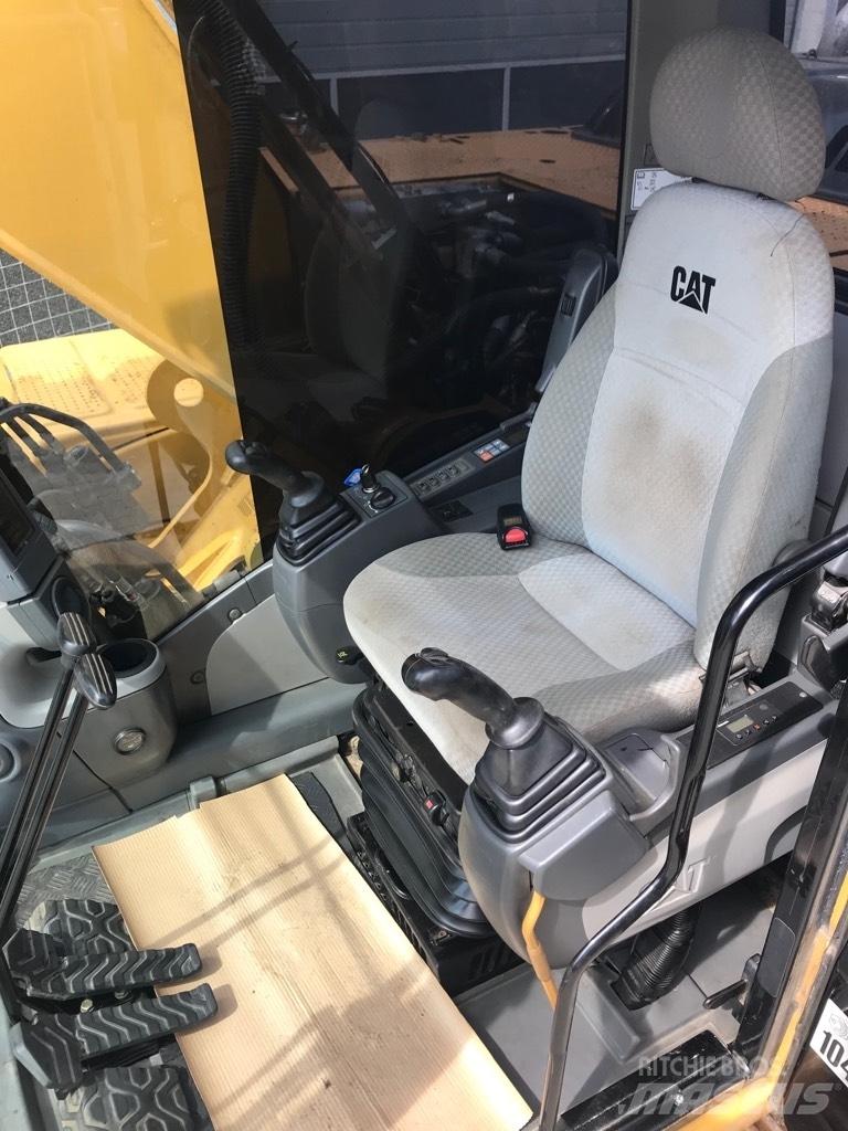 CAT 324D Beltegraver