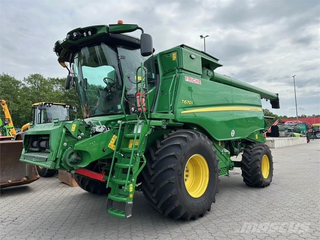 John Deere T 670 i Skurtreskere