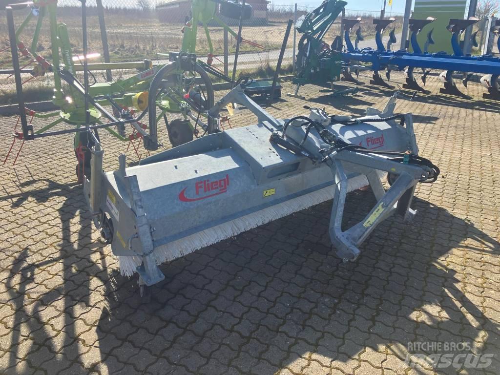 Fliegl Kost 2,8 m. Annet tilbehør