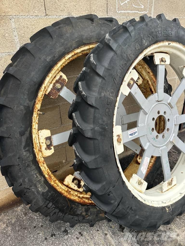 Michelin 230/95R48 Dekk, hjul og felger