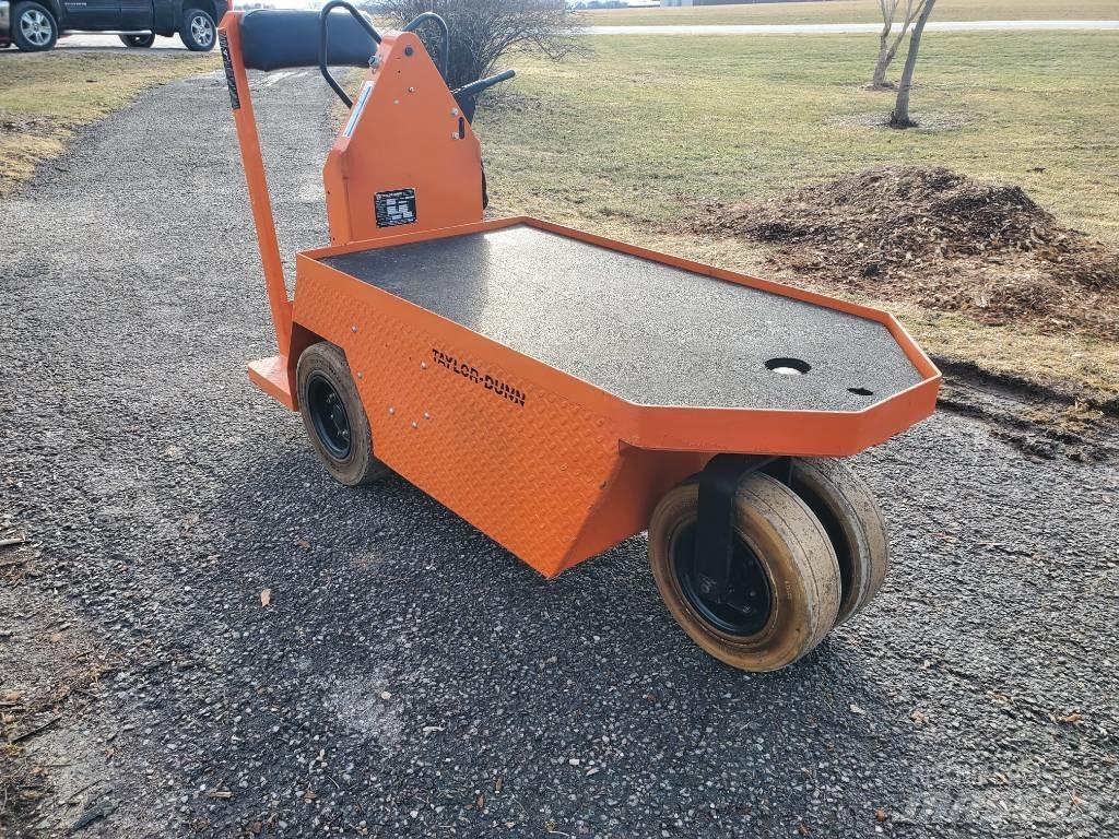 Taylor-Dunn SC100 Tauetraktor