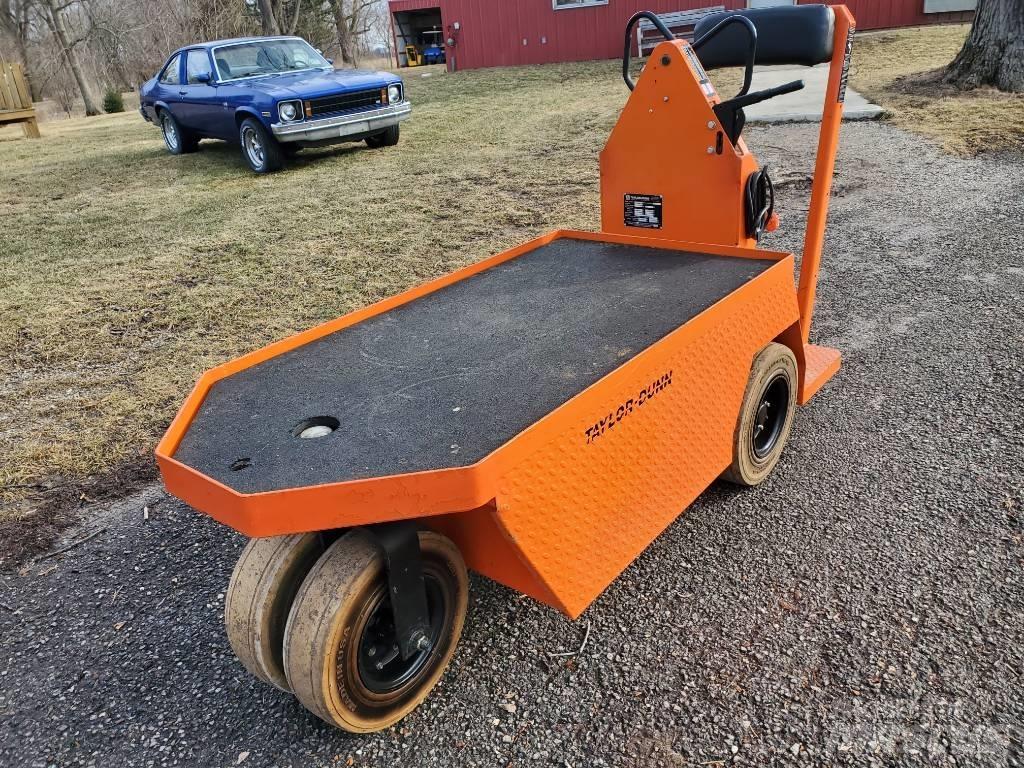 Taylor-Dunn SC100 Tauetraktor