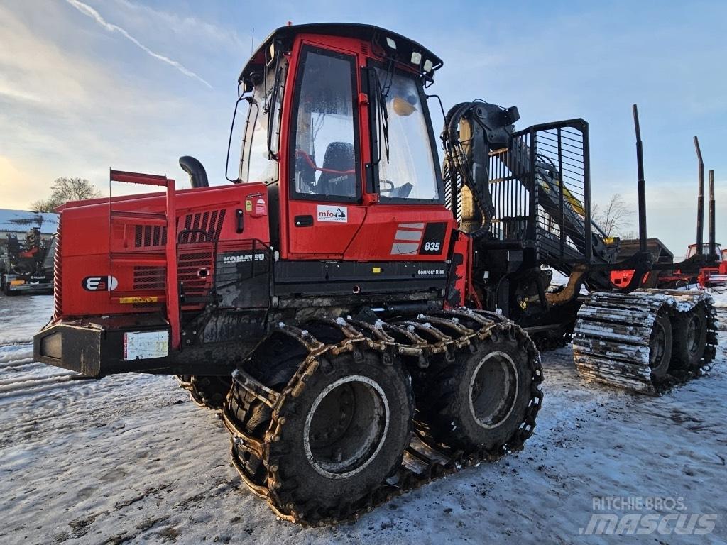 Komatsu 835 Lassbærere