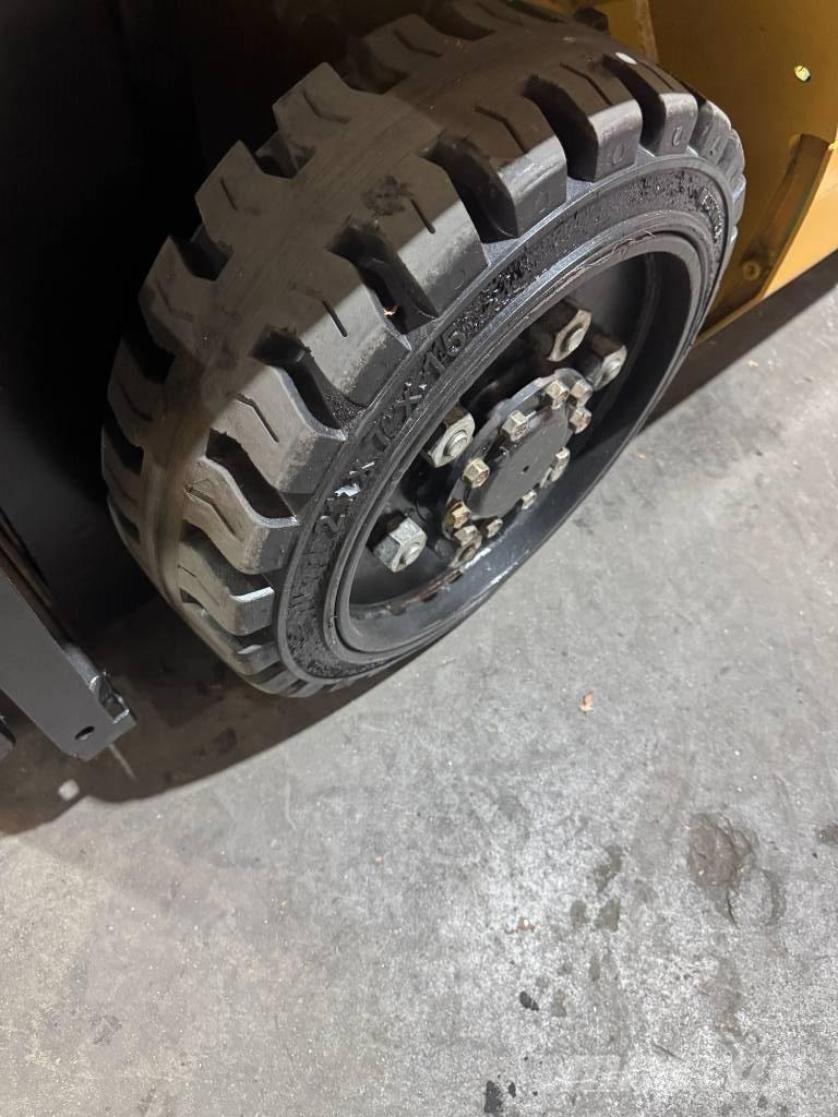 CAT FGC25N Gaffeltrucker - Annet