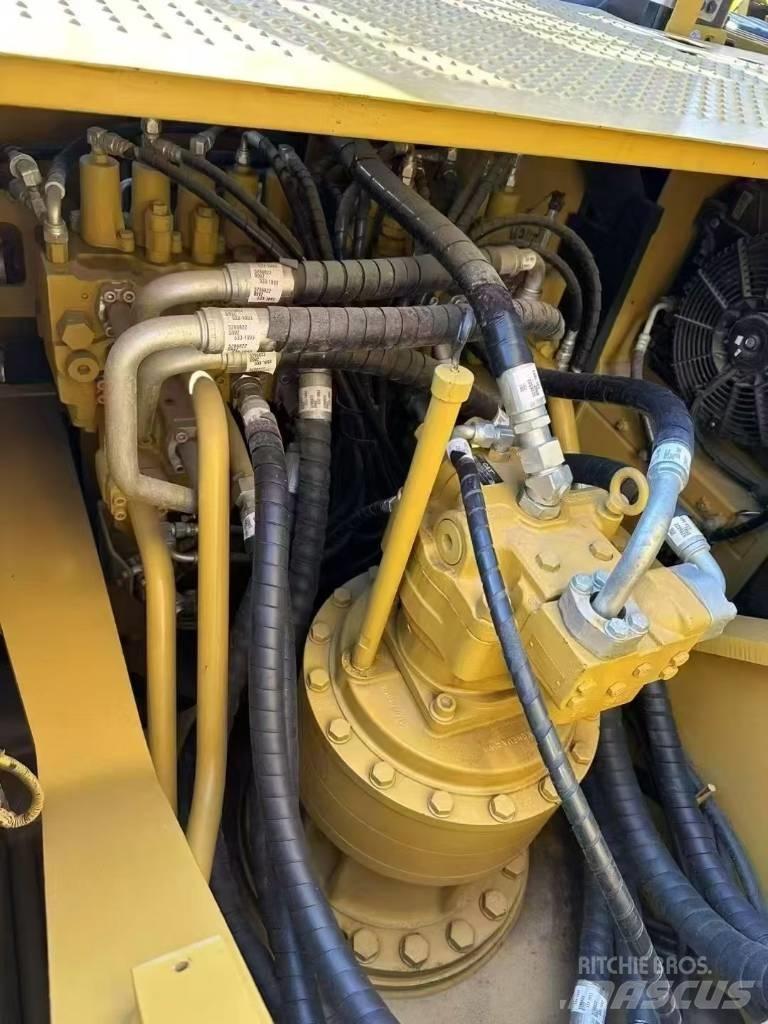 CAT 330 D2 L Beltegraver