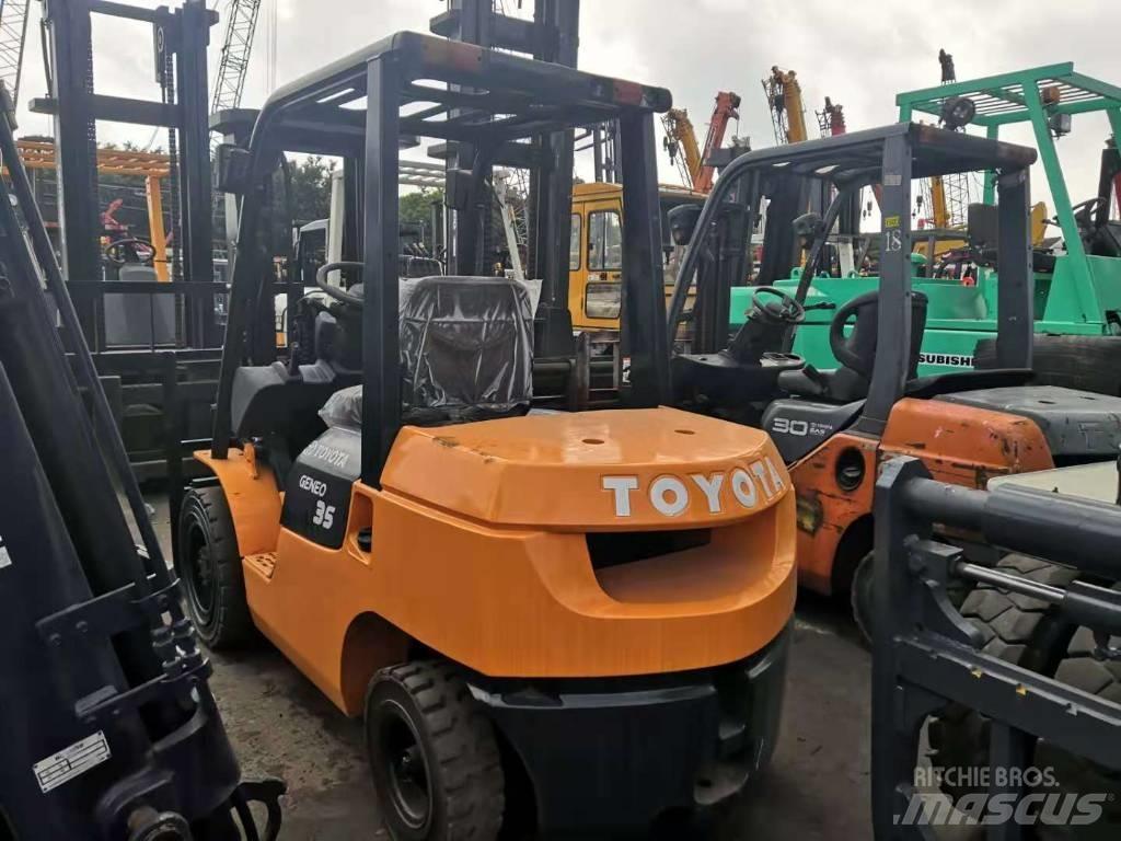 Toyota 3.5 ton Diesel Trucker