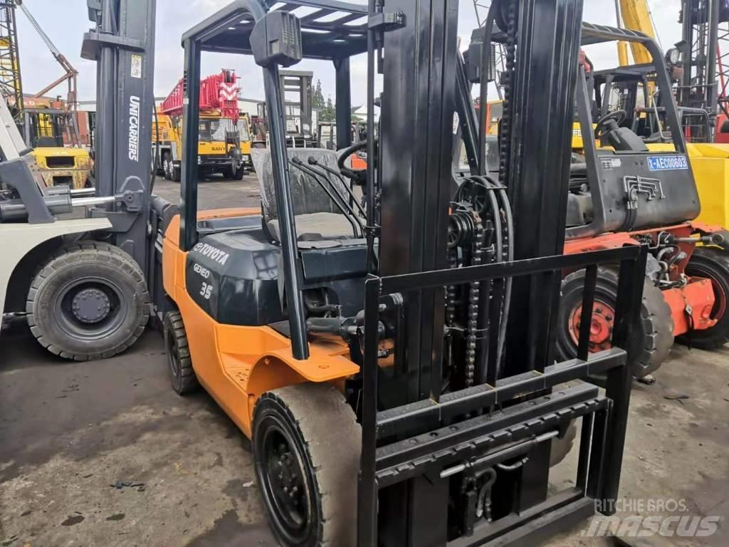 Toyota 3.5 ton Diesel Trucker