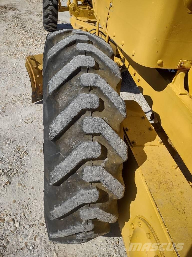 CAT 120 Veihøvler