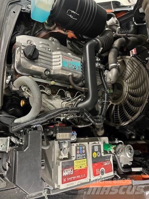 Toyota 02-8 FDF 30 Diesel Trucker