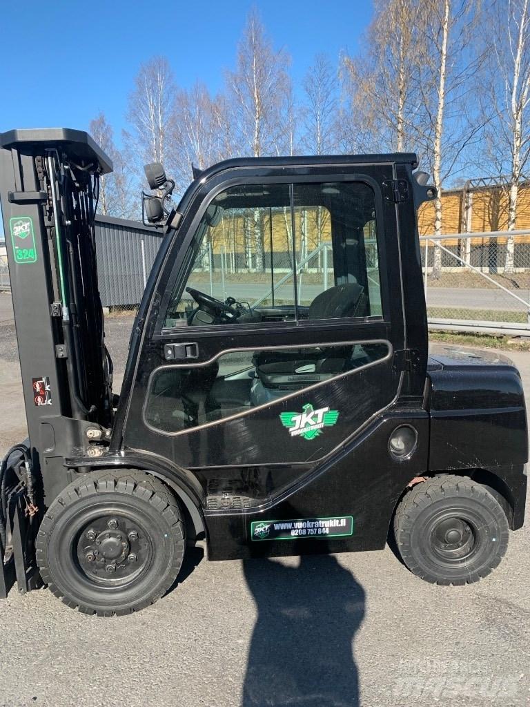 Toyota 02-8 FDF 30 Diesel Trucker