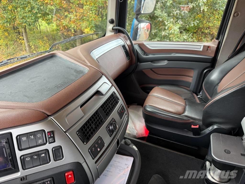 DAF XF 530 6x4 Spesialbiler for transport av skogsmaskiner