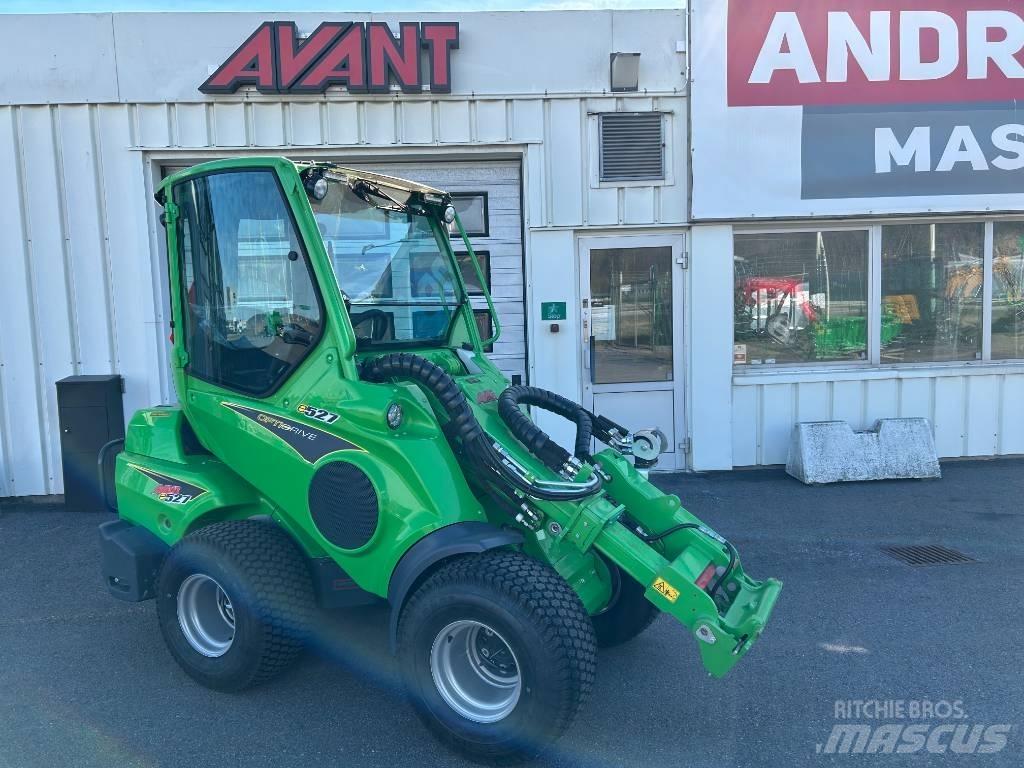 Avant E 527 Med  hytt Kompaktlastere