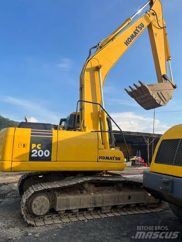 Komatsu PC 200-7 Beltegraver