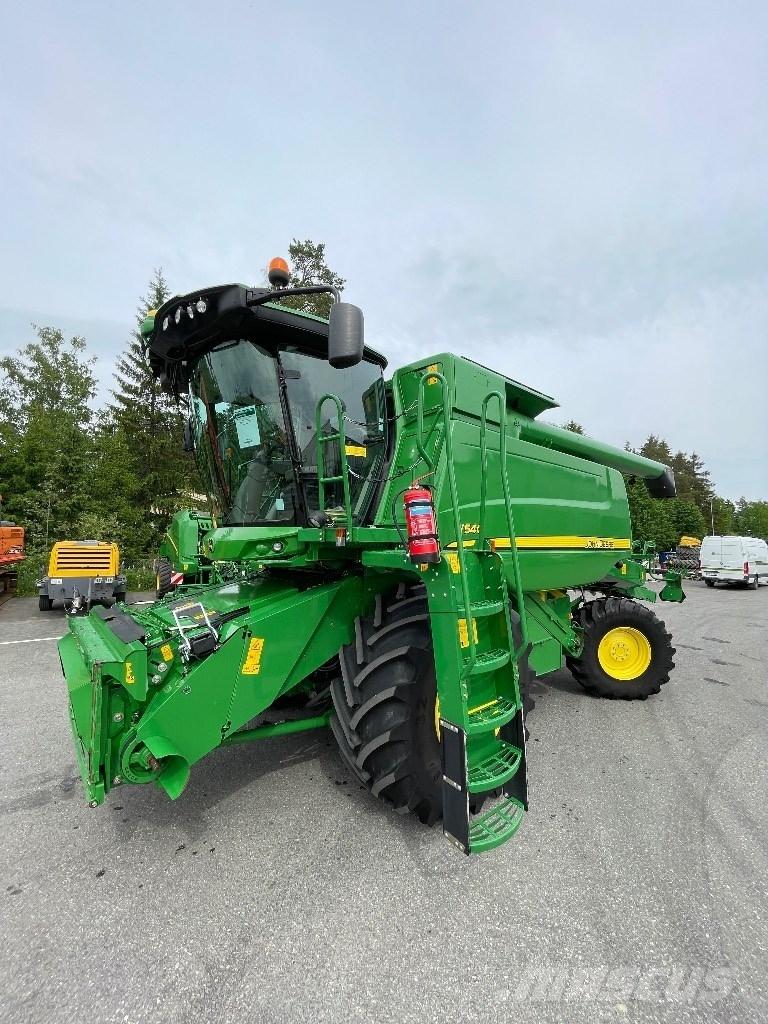 John Deere W540 Skurtreskere