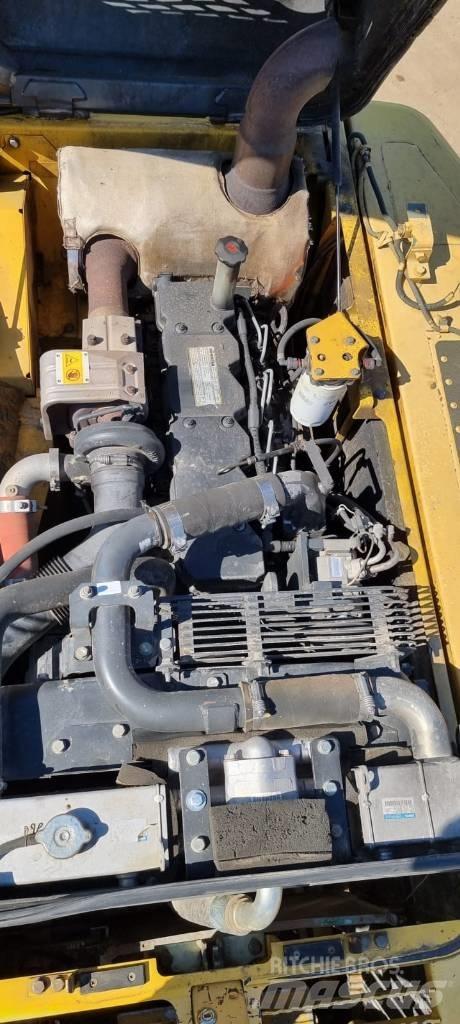 Komatsu PC 210-8 Beltegraver