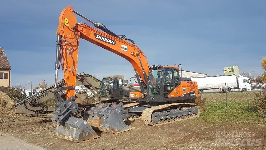 Doosan DX 225 Beltegraver