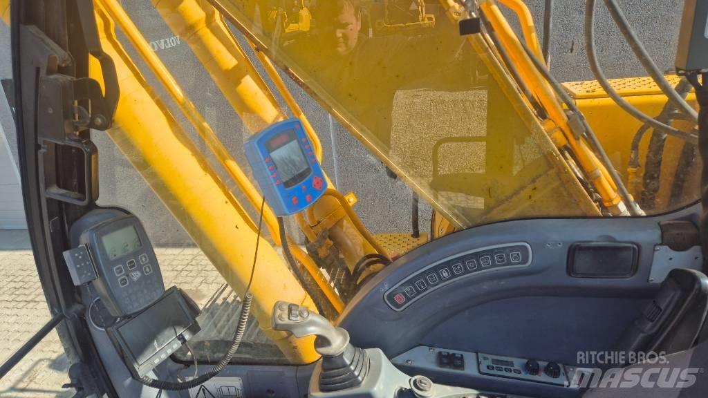 JCB JS 220 LC Beltegraver