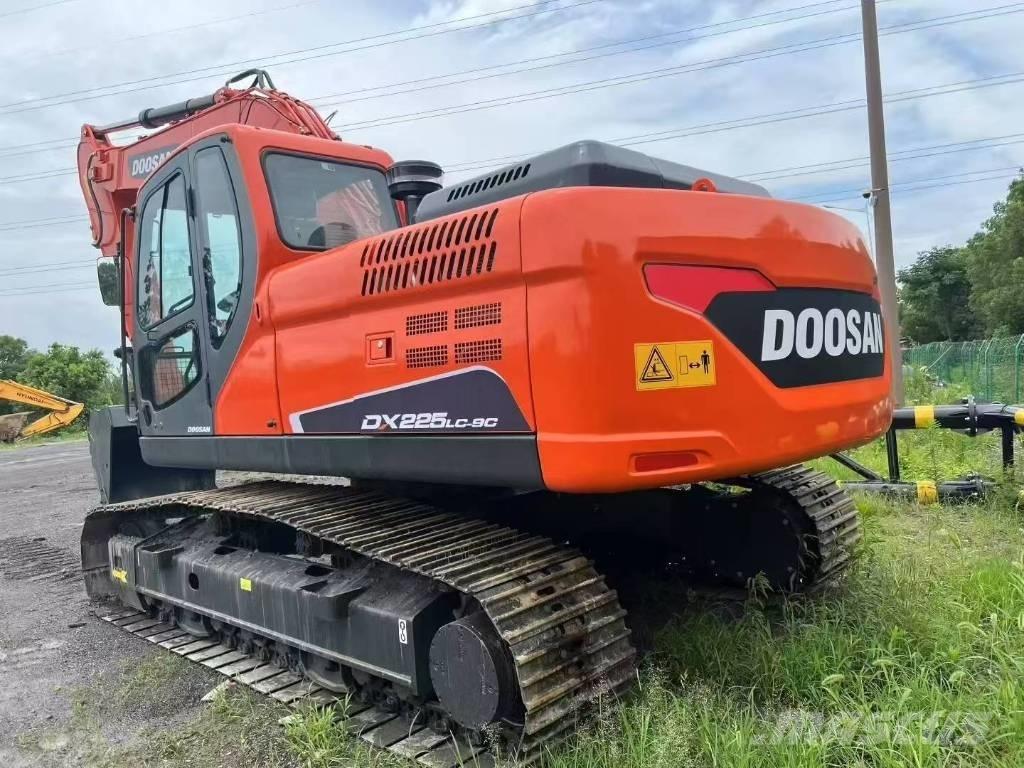 Doosan DX 225LC-9C Beltegraver