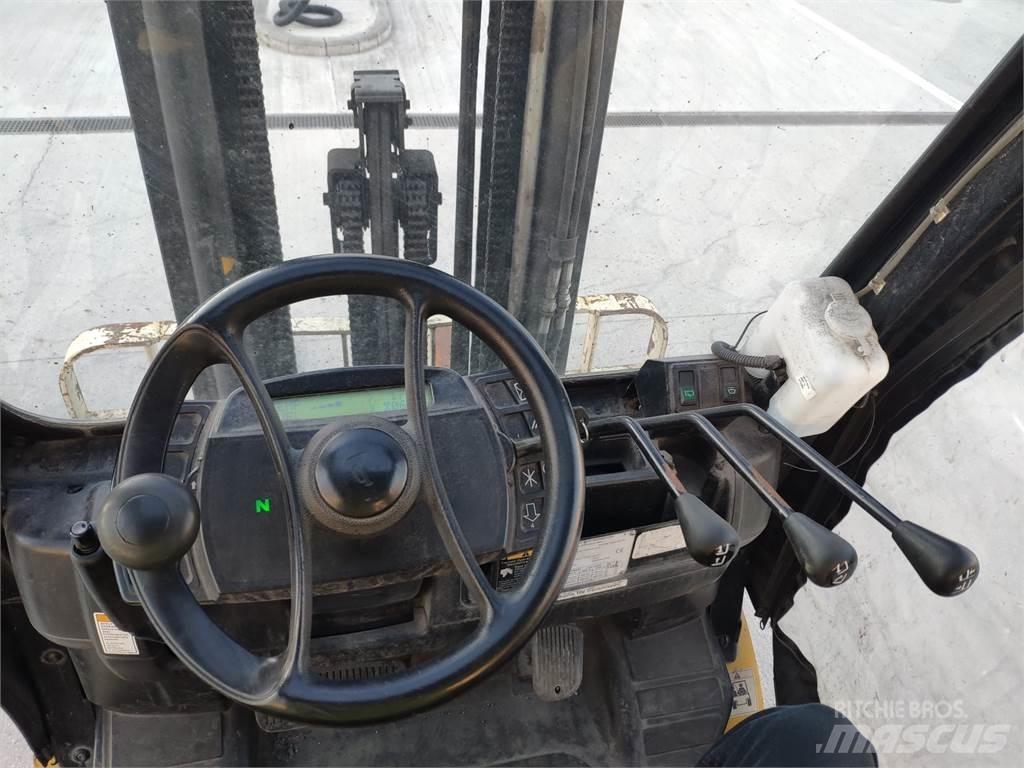 Yale GDP35VX Diesel Trucker