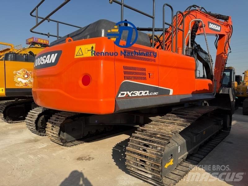Doosan DX 300LC-9C Beltegraver