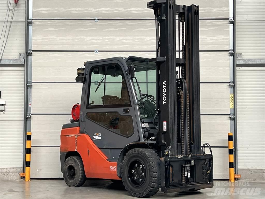 Toyota 8FGJF35 Propan trucker