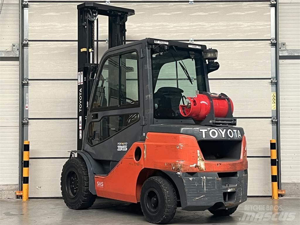 Toyota 8FGJF35 Propan trucker