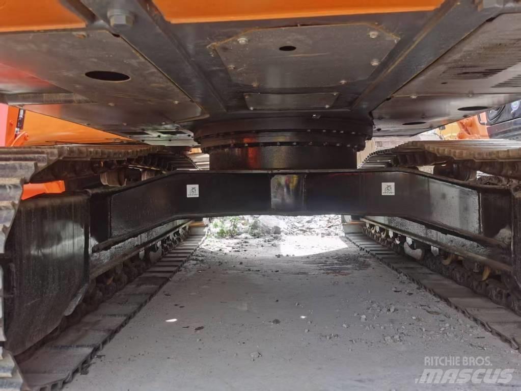 Hitachi ZX 200 Beltegraver