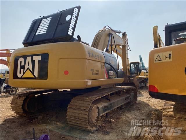 CAT 323D Beltegraver