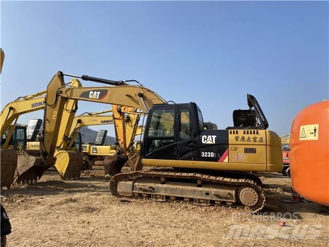 CAT 323D Beltegraver