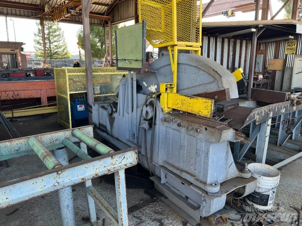 MILWAUKEE Shear   No. 2 Gravemaskiner for avfallshåndtering