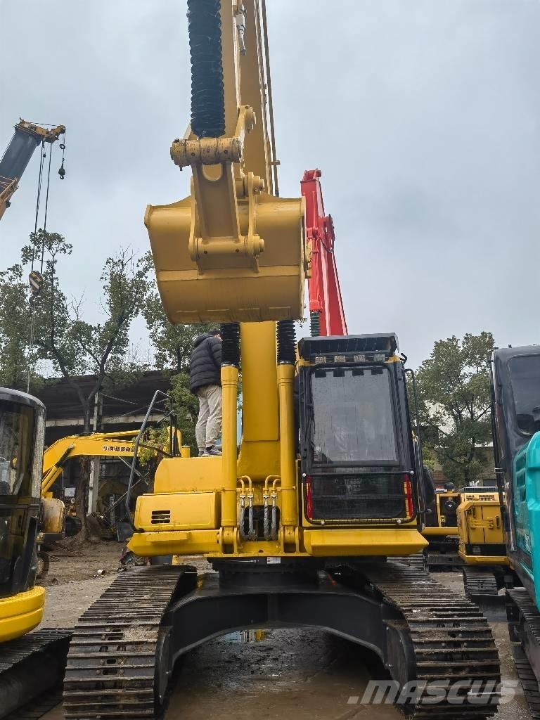 Komatsu PC 220-8 Beltegraver