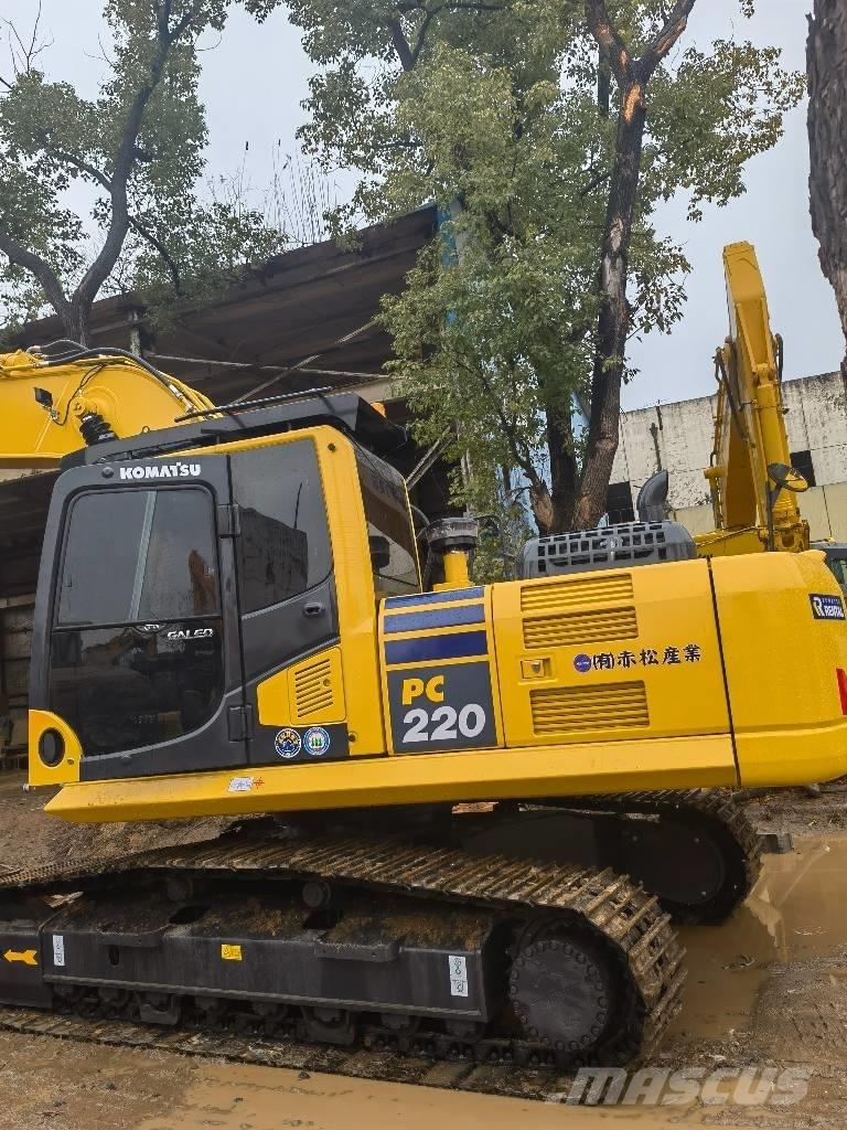 Komatsu PC 220-8 Beltegraver
