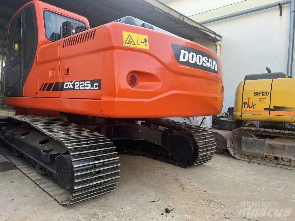 Doosan DX225LC Beltegraver